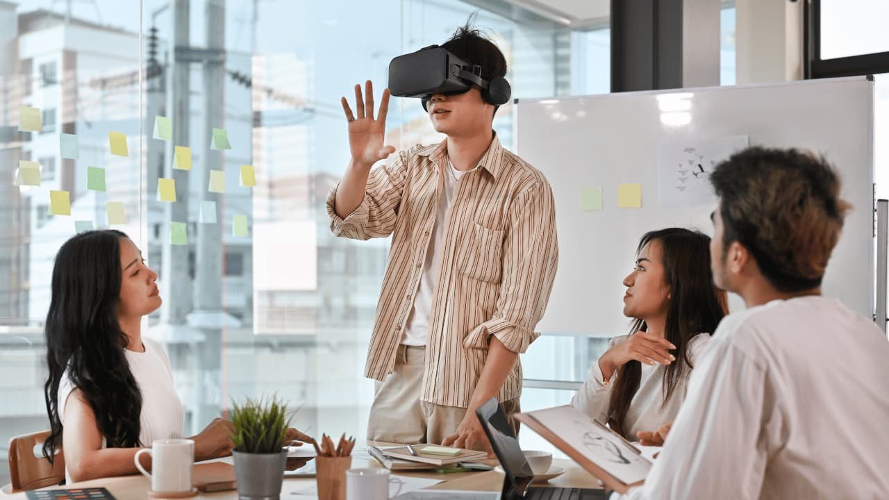 Virtual reality leadership training